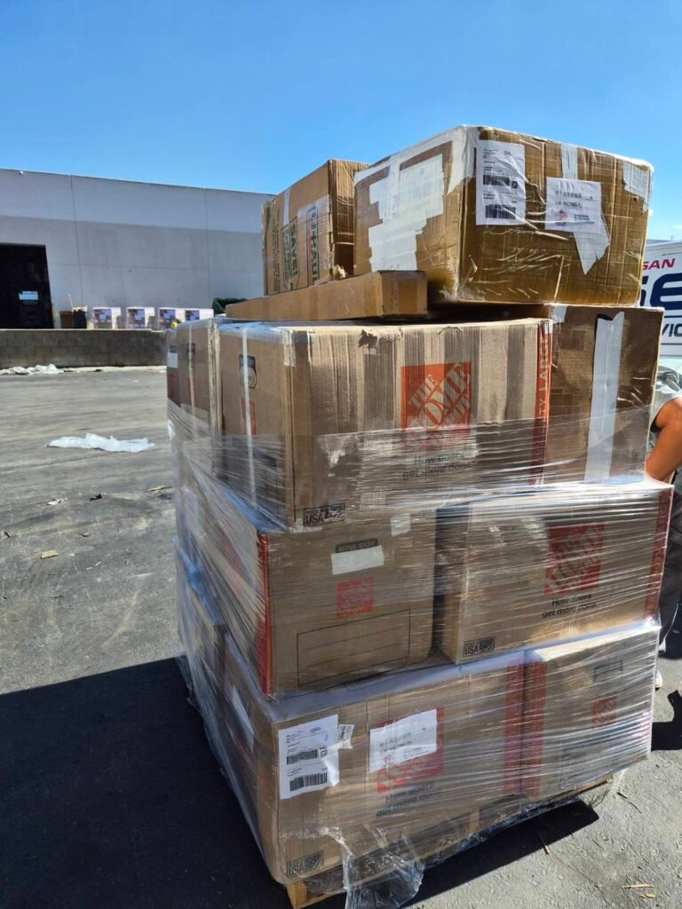 ShipToChina/Ship2China海运回国行李家具等不限制体积大小尺寸(体积越大海运费用越便宜)、不限制重量(重量越重海运费用越便宜)、不限制包装材质(旧纸箱包装都可以)、到府取货及送货到府,提供美国仓库仓储服务,中国海关清关保税服务。海运回国时间估算非常清楚:上门取货 → 进仓库打托盘 → 出口报关:时间约1-2周、洛杉矶港装船 → 上海:海运时间约4-6周、中国保税清关 + 送货到家:2-3周、海运回国总共时间约8-12周(2-3个多月)。