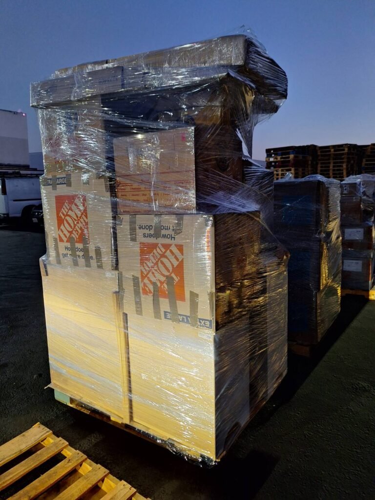 如何从加拿大多伦多海运行李回国呢？Ship To China(Ship2China)国际搬家公司协助陈先生集运私人物品从加拿大多伦多海运搬家回国，陈先生住在中国重庆，因为年纪大了退休想要海运搬家回国，海运行李清单包含包含私人物品、餐桌、书柜、家具、床垫、电视、字画、沙发、书籍、衣物、鞋子等，Ship2China是一家靠谱的国际海运搬家公司，专营加拿大多伦多海运回国服务。