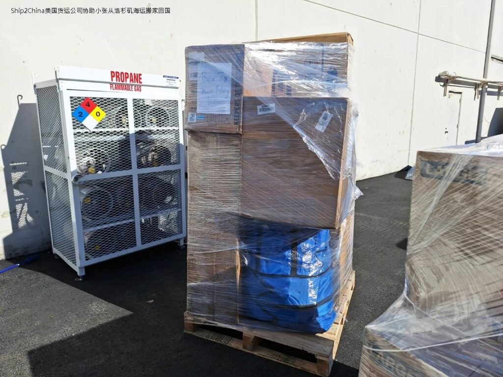 小张委托给Ship2China的私人行李衣物书籍及小型家具电视约15立方米(CBM),Ship2China为其量身定制了从洛杉矶海运拼箱+门到门回国服务方案,总费用约在$4,500–$7000美元之间(按$300–$450/CBM计算,淡季旺季海运价格差距很大),包含: - 洛杉矶圣盖博住家上门打包、装箱($120/小时) - 货物从圣盖博市运至长堤港(Long Beach)Ship2China出口仓库约2-3小时 - 美国出口报关文件处理($150) - 洛杉矶海运至上海或宁波港(含保险、码头操作、吊柜、装柜、码头拖车等) - 中国清关、仓储及送货到绍兴家门口(实报实销) 小张委托给Ship2China的私人行李衣物书籍及小型家具电视约15立方米(CBM),Ship2China为其量身定制了从洛杉矶海运拼箱+门到门回国服务方案,总费用约在$4,500–$7000美元之间(按$300–$450/CBM计算,淡季旺季海运价格差距很大),包含: - 洛杉矶圣盖博住家上门打包、装箱($120/小时) - 货物从圣盖博市运至长堤港(Long Beach)Ship2China出口仓库约2-3小时 - 美国出口报关文件处理($150) - 洛杉矶海运至上海或宁波港(含保险、码头操作、吊柜、装柜、码头拖车等) - 中国清关、仓储及送货到绍兴家门口(实报实销)