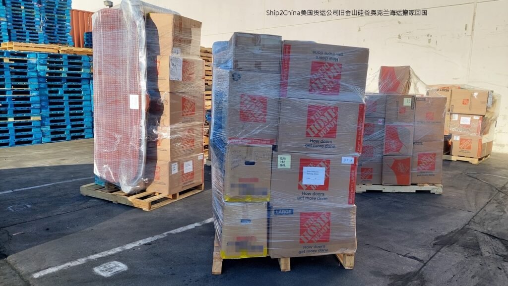 小张委托给Ship2China的私人行李衣物书籍及小型家具电视约10立方米（CBM），Ship2China为其量身定制了从奥克兰海运拼箱+门到门回国服务方案，奥克兰海运回国总费用约在$4,000–$5000美元之间（按$400–$500/CBM计算，淡季旺季海运价格差距很大），包含： - 费利蒙住家上门打包、装箱（$130/小时） - 货物从圣费利蒙运至奥克兰港口（Long Beach）Ship2China出口仓库约2-3小时 - 美国出口报关文件处理（$200） - 奥克兰海运至天津或青岛（含保险、码头操作、吊柜、装柜、码头拖车等） - 中国清关、仓储及送货到北京家门口（实报实销）