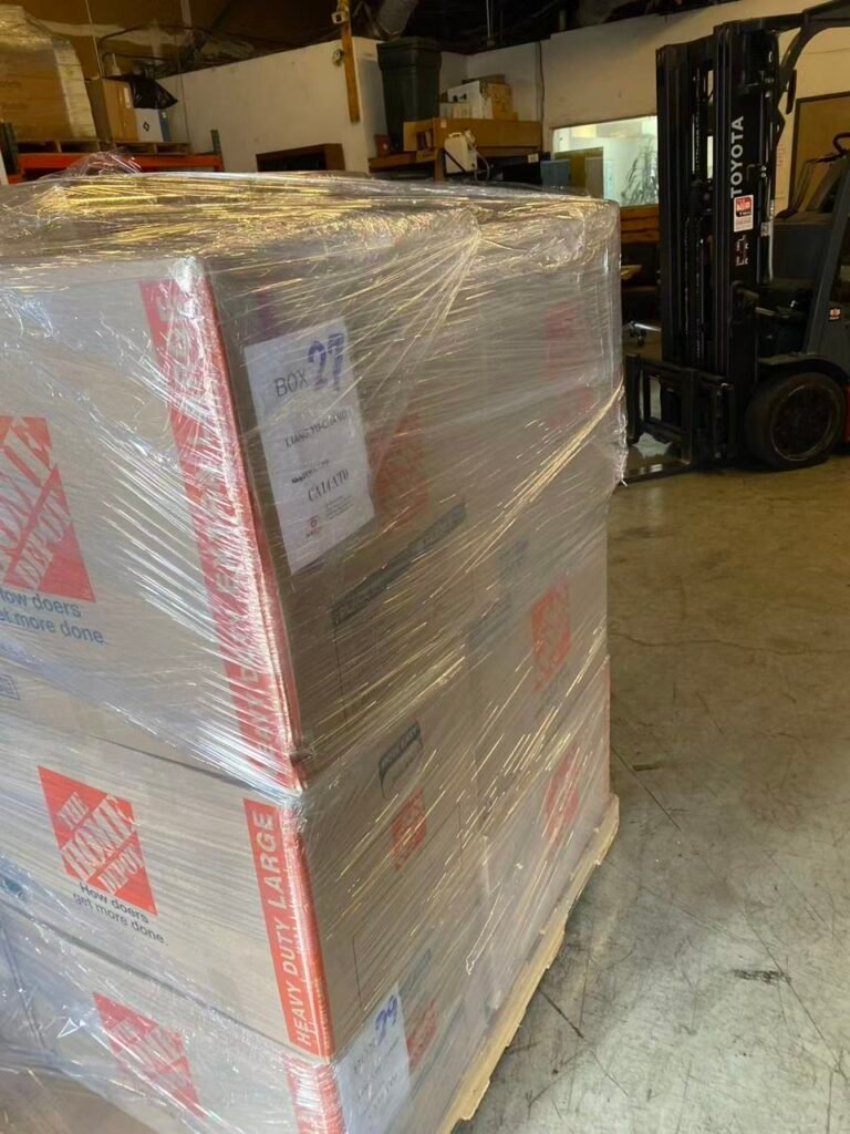 Ship2China国际搬家公司将持续关注世界局势情势地缘政治变化，第一时间为客户提供最专业、最安全、最具竞争力的跨国海运回国解决方案，海运回国推荐选择专注于私人物品运输的专业物流公司，特别是专注拼箱集运大件行李及家具和集装箱海运的Ship2China国际货运搬家公司，通常海运回国时间约30-50天，海运回国价格约美金1000-10000元，一亩三分地网友都推荐Ship2China门到门海运回国服务最省心省钱。