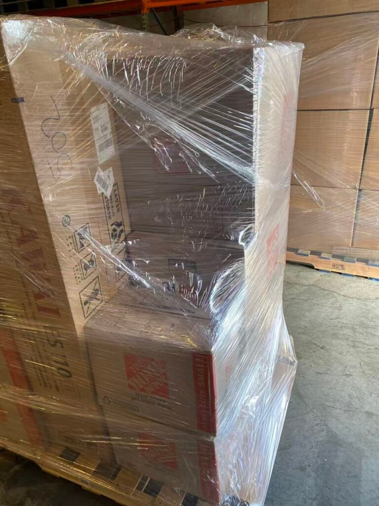 基于客户林先生约30-40 CBM（立方米）的货量，Ship2China提供了详细的洛杉矶海运回国价格预估： - 洛杉矶海运回国基本运费：$350–$500/CBM（含洛杉矶港至厦门港海运费、码头操作、吊柜、保险等），整柜折扣30-40%。 - 美国端服务费：上门打包搬运（$120/小时）、出口报关文件费（$200） - 中国端费用：中国厦门港清关、拆柜、还柜、港口托运、仓储、送货上门等（实报实销），Ship2China专业个人物品清关申报确保符合免税规定或仅缴交最低关税。 - 潜在查验费：美国海关抽查概率约1/10，X光查验约$100–$200/CBM，人工开柜则可能达$200–$400/CBM（Ship2China会协助准备合规文件以降低美国海关查验风险） 尽管存在港口海关查验可能性，但Ship2China的40尺整柜集装箱海运回国报价仍比市场普遍价格便宜5%-10%以上，整体性价比极高。