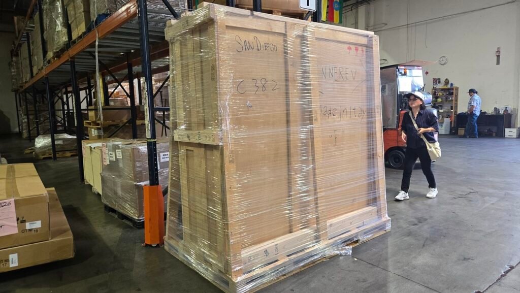 Ship2China奥克兰海运钢琴木箱回国定制免熏蒸木箱确保防撞防潮，根据中国海关总署《出境货物木质包装检疫处理管理办法》（2005年1月10日国家质量监督检验检疫总局令第69号公布　根据2018年4月28日海关总署令第238号《海关总署关于修改部分规章的决定》第一次修正　根据2018年5月29日海关总署令第240号《海关总署关于修改部分规章的决定》第二次修正）有关规定：